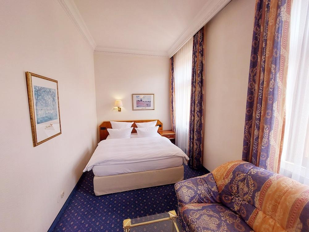 Hotel Bayerischer Hof 4*