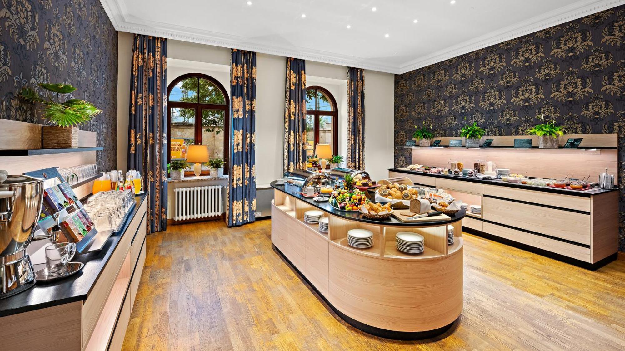 Bayerischer Hof 4*